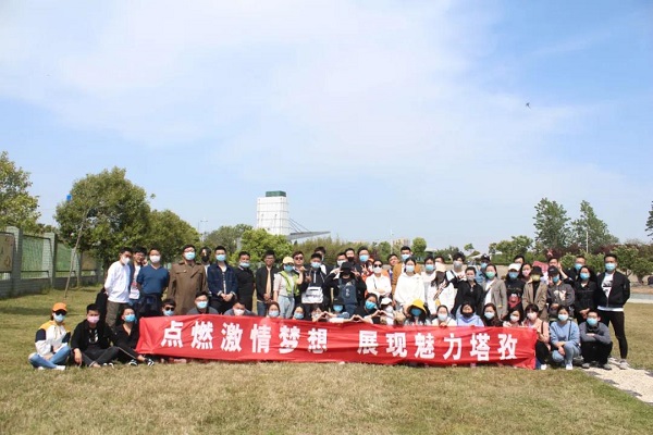 四月春暖花開，集體出來嗨~